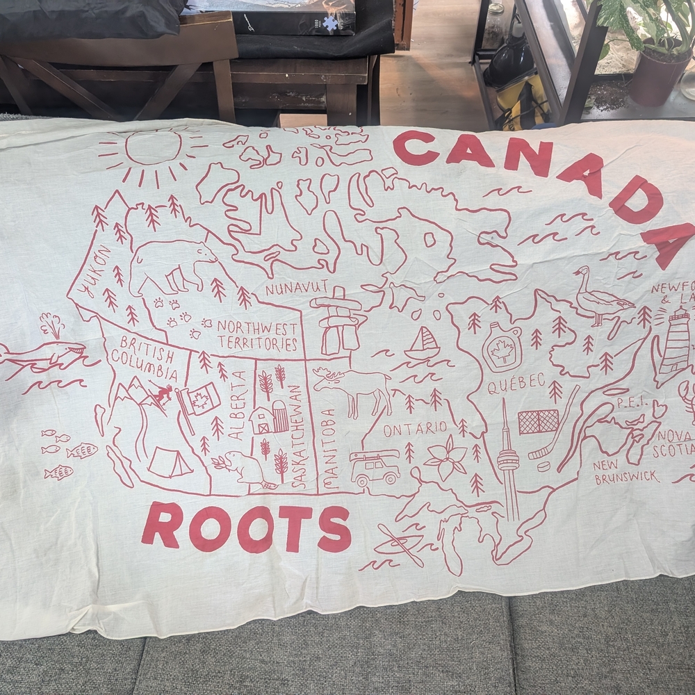 Roots Canada Map Tapestry - Red and White